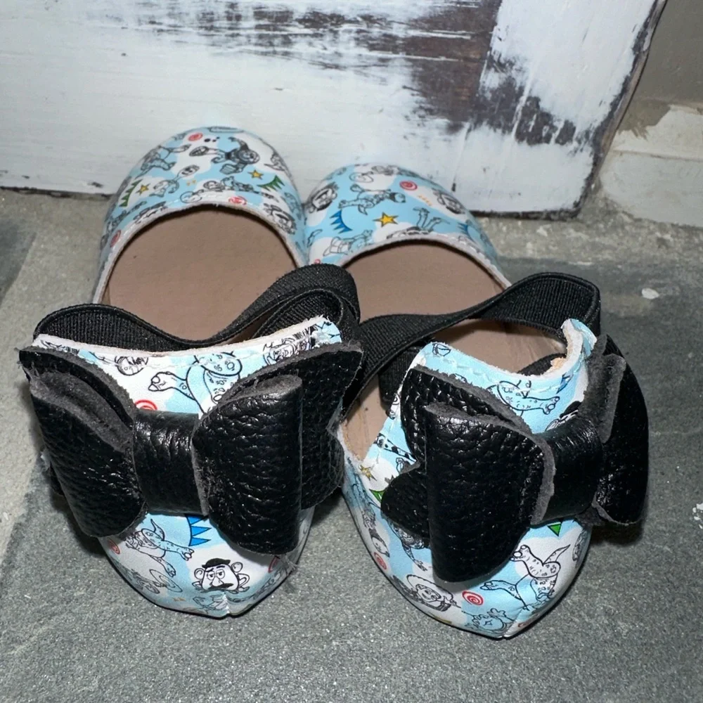 NWOT Monkey Feet Toy Story Kids Cartoon Print Shoes with Black Straps & Bows